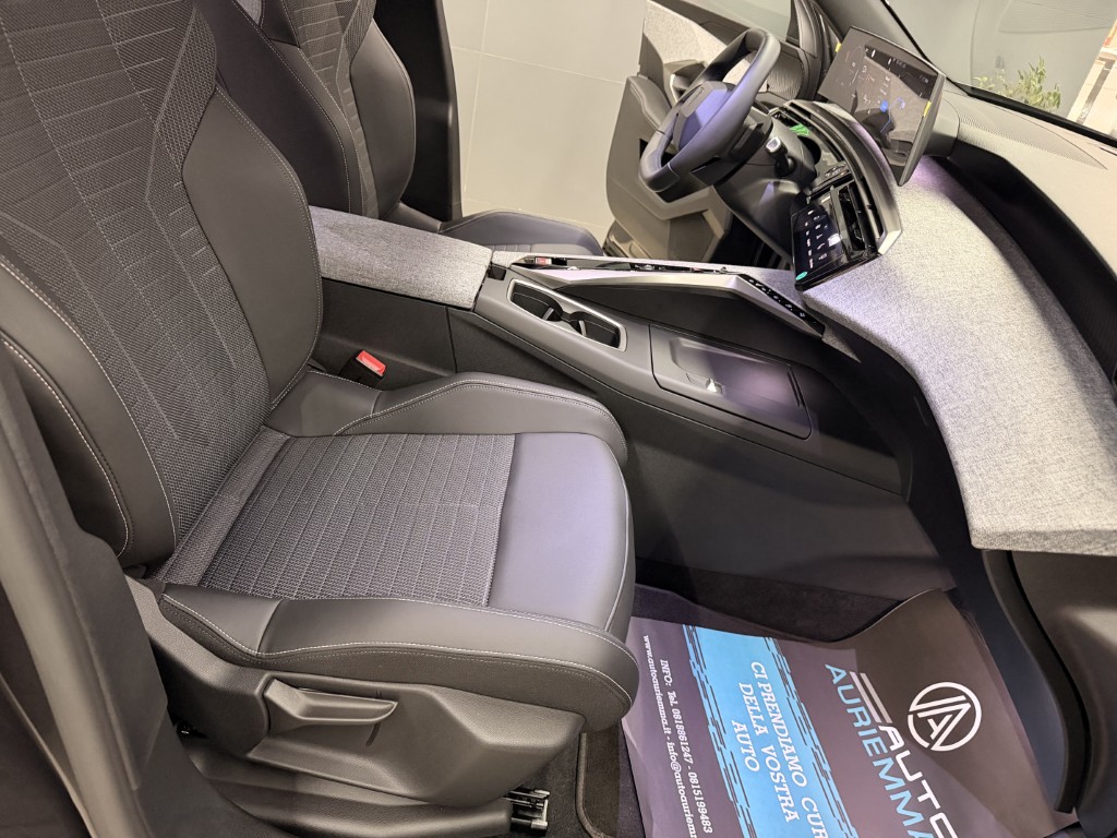 PEUGEOT 3008 1200 HYBRID 145 CV ALLURE CAMERA 360